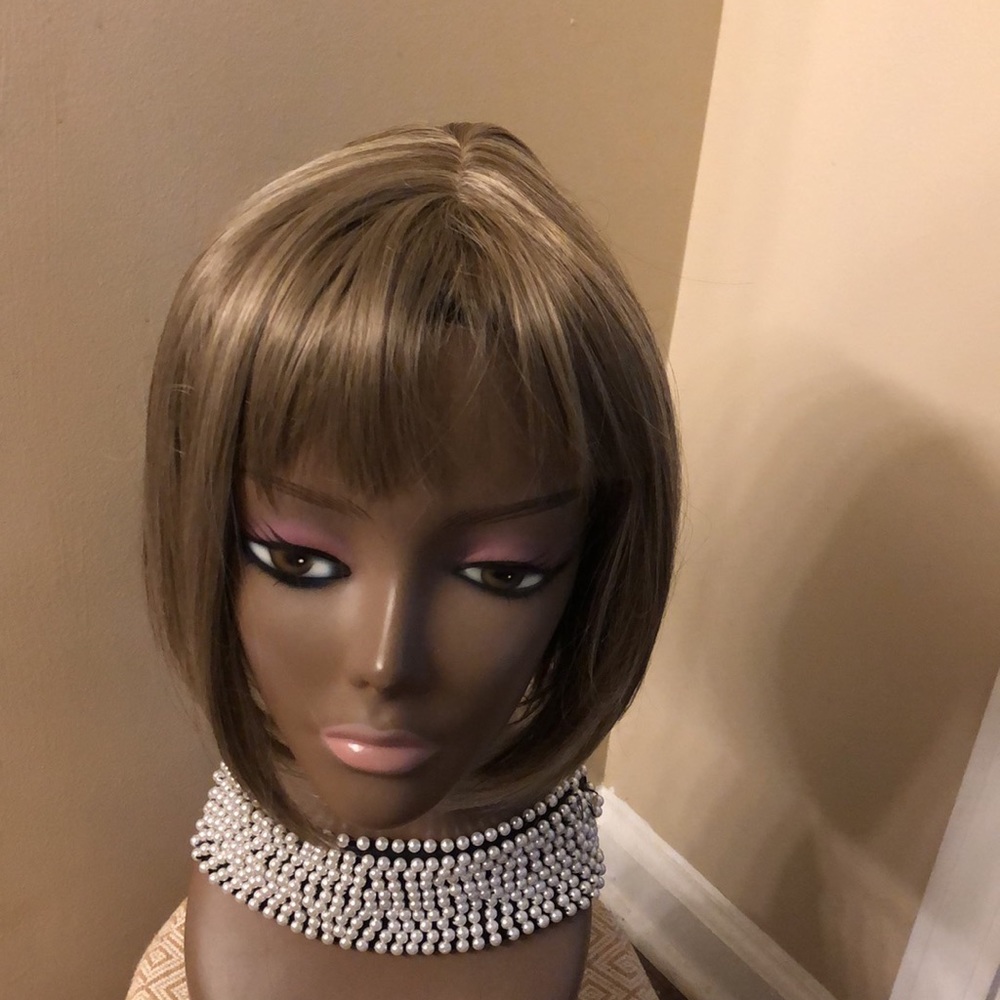 Brand new stylish bob wig with bangs. Ash blonde highlighted wig